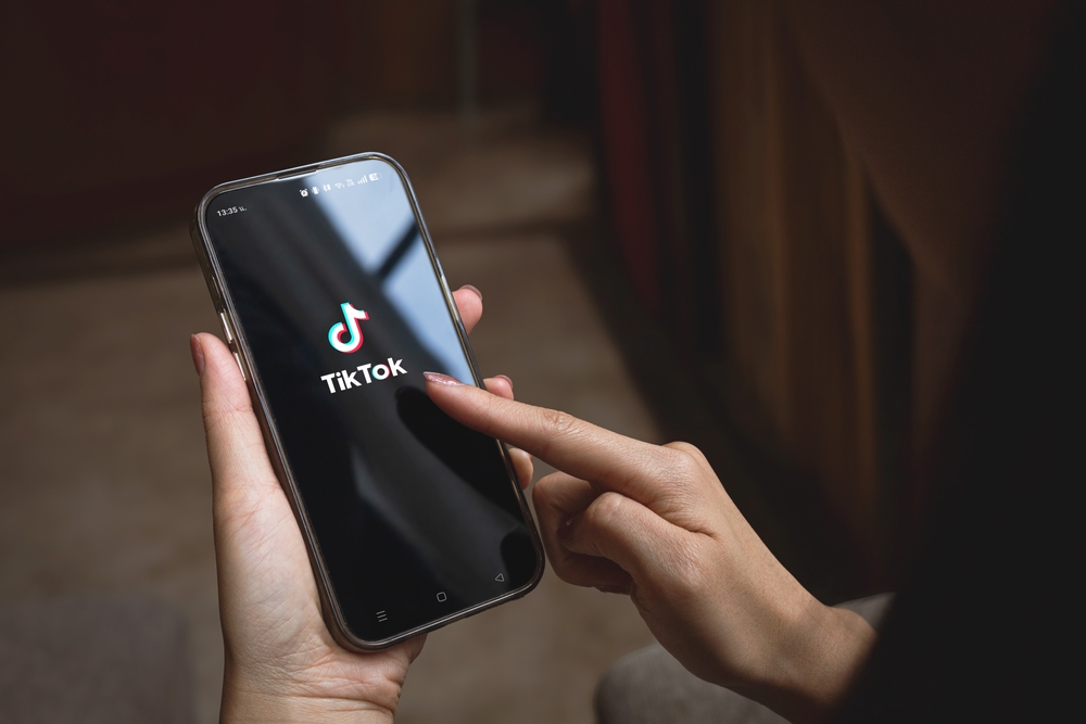 TikTok US Sale Stalls Again as Investors Wait for Clarity